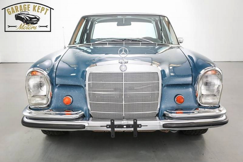 Illustration for article titled For $9,900, Could This Corvette-Powered 1968 Mercedes-Benz 250SE Be Both Shock and Ahhh?